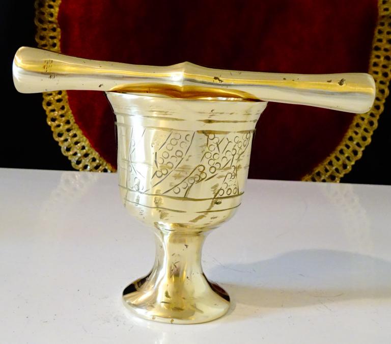 Бронзов хаван, хаванче с чукало, релеф.