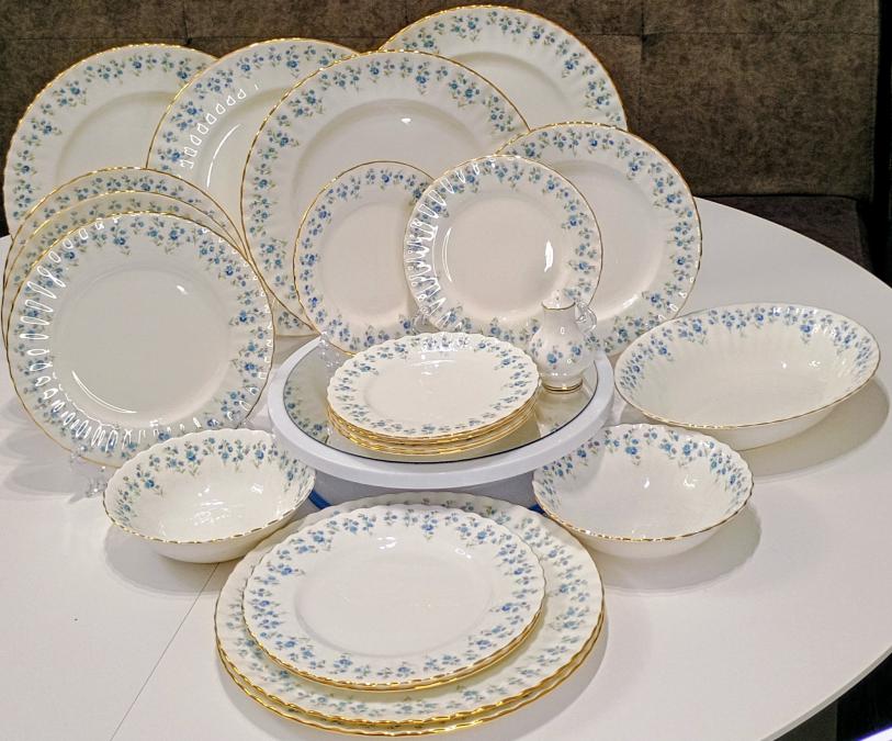 Продавам английски порцеланов сервиз Royal Albert Memory Lane