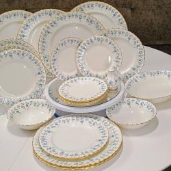 Продавам английски порцеланов сервиз Royal Albert Memory Lane