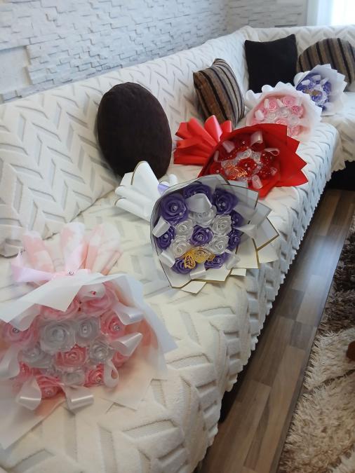 Букет от сатенени рози