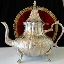 Посребрен марокански бронзов чайник 2 л., 1.1 кг.