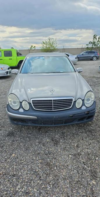 Mercedes-Benz E220, 2004г., 240000 км, 1 лв.