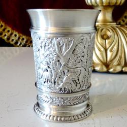 Калаена чаша за ракия с пастирски картини.