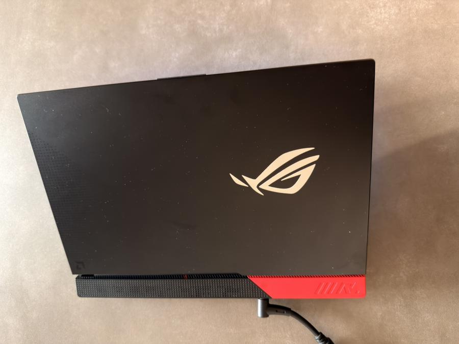 Лаптоп Asus ROG 15 инча