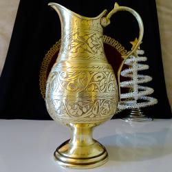 Уникална бронзова кана за вино, релефни орнаменти, позлата.