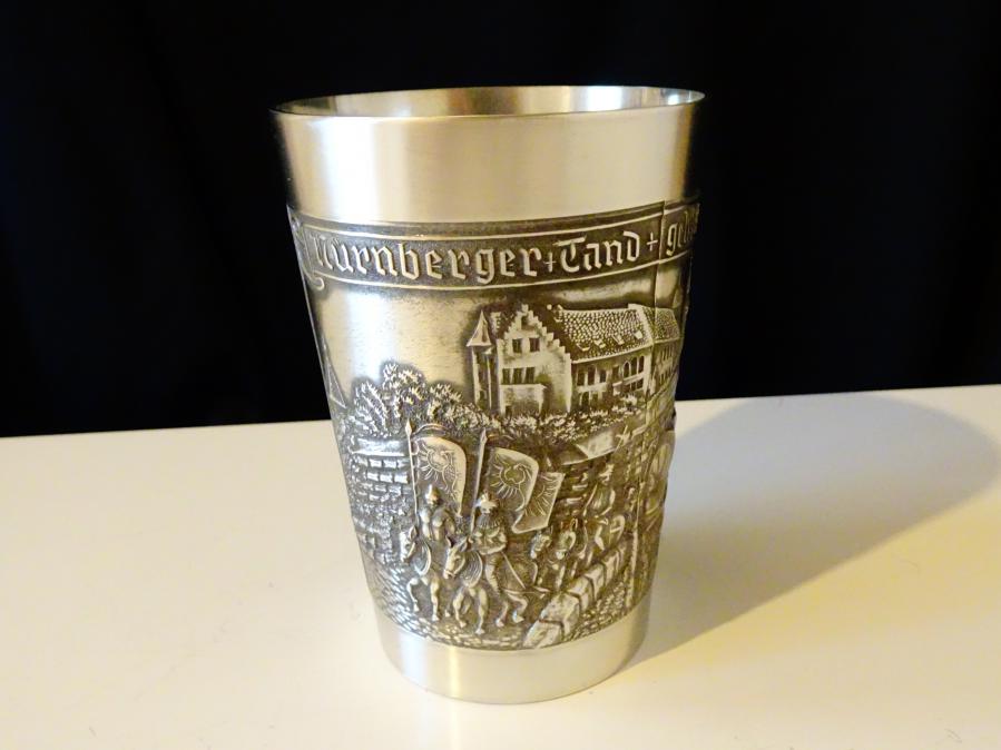 Западно Германска чаша, халба от калай Нюрнберг.