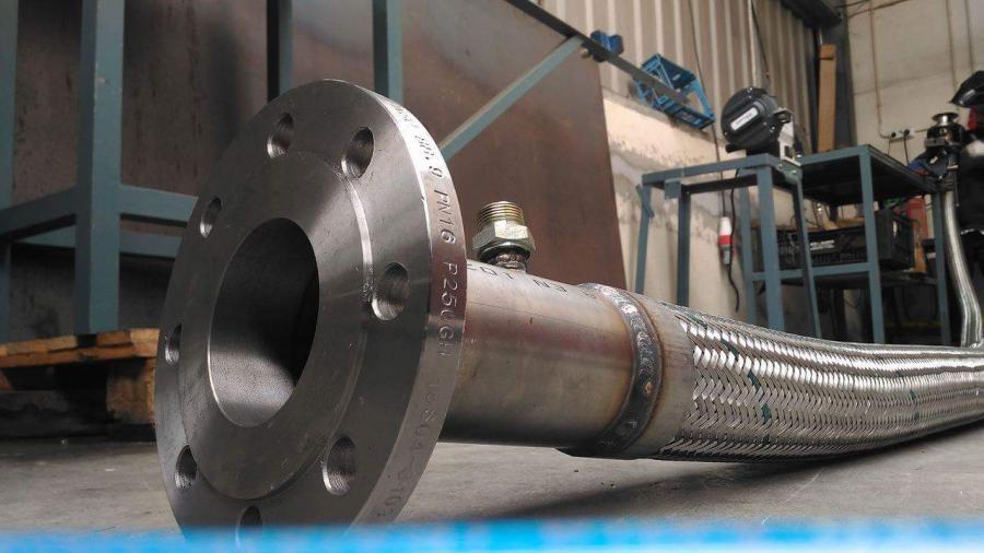 Метален маркуч от неръждаема стомана