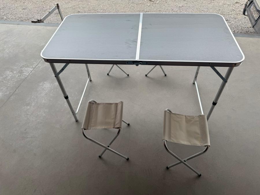 Комплект сгъваема къмпинг маса с 4 стола, регулируема височина, дизайн
