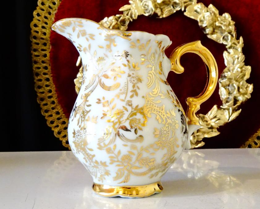 Каничка баварски костен порцелан, злато, барок.