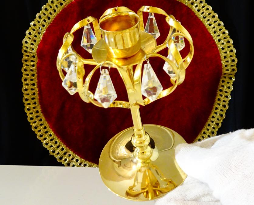 Позлатен свещник с кристали Lycenta, Sweden.