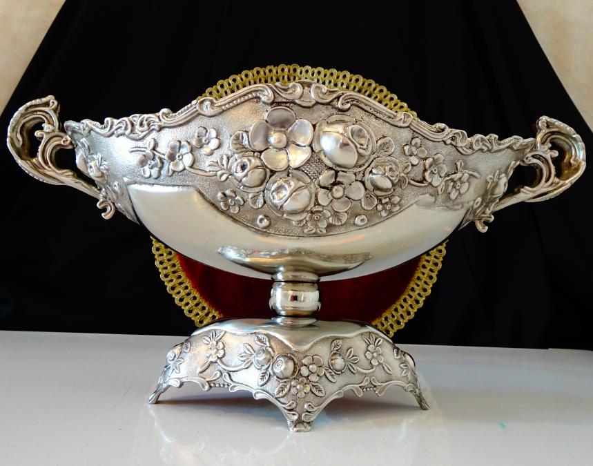 Посребрена жардениера, фруктиера, гондола, рози, барок, 1.1 кг.