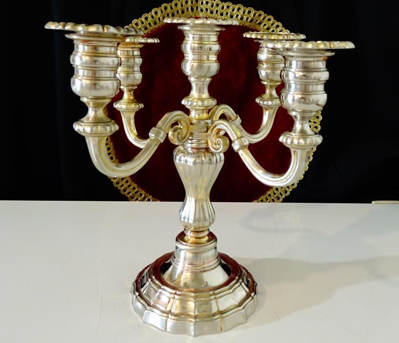 Посребрен свещник петица, 1.6 кг., викториански.