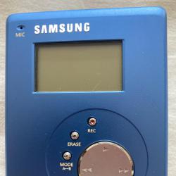 Продавам Samsung Yp-e32 Yepp MP3 Player