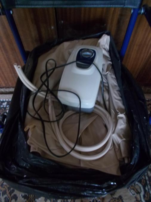 Продавам антидекубитален дюшек надуваем