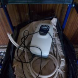 Продавам антидекубитален дюшек надуваем