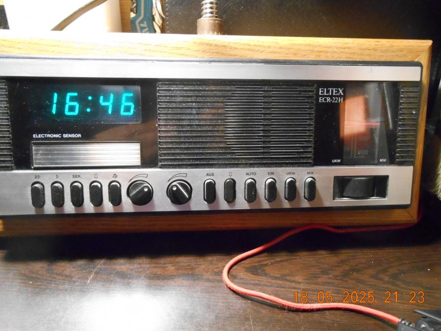 Eltex Ecr-22h radio-clock for installation in a bed - vintage 77