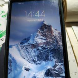 Продавам работещ телефон Редми 7 А.