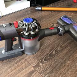 Безжична прахосмукачка Dyson V8
