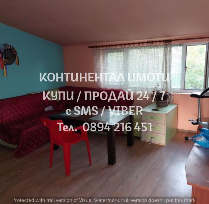 Кодкд 62729. Трети етаж 90м2 от триетажна монолитна къща с двор и гара