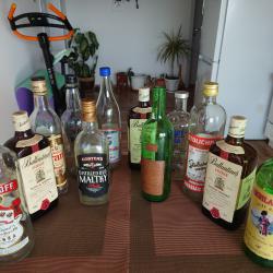 Интересен колекционерски лот от антикварни бутилки.