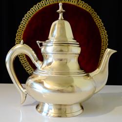 Кана, чайник 1 кг., никелово сребро, маркирана.