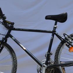 Велосипед хибриден, олекотена алуминиева рамка