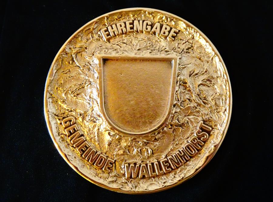 Немски бронзов герб на Wallenhorst, преспапие.