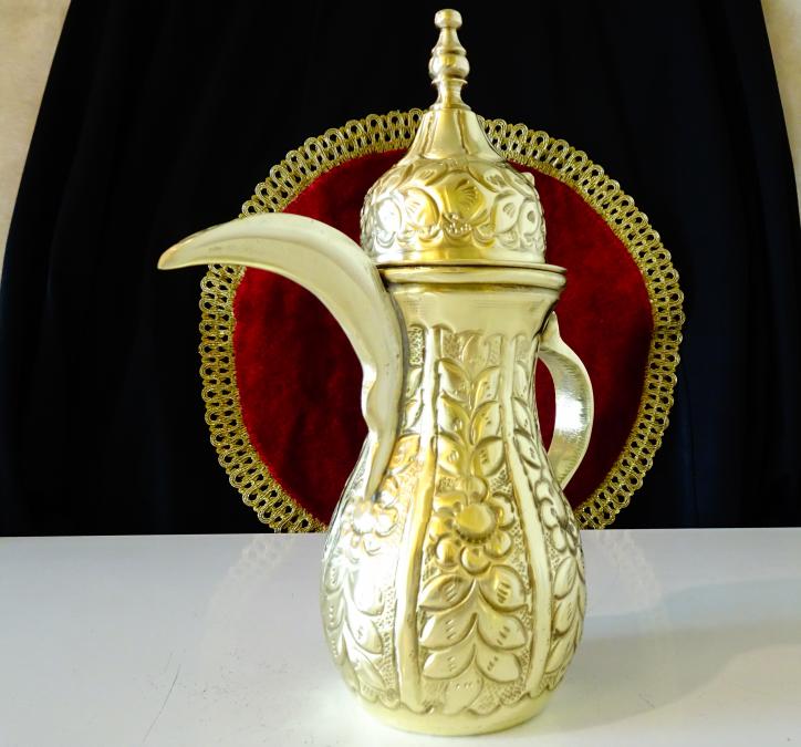 Арабска бронзова кана за кафе, джезве, Dallah, печат на майстора.