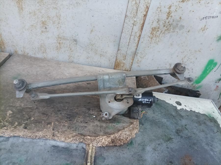 Моторче чистачки предни за Опел Астра ф. 97 год.