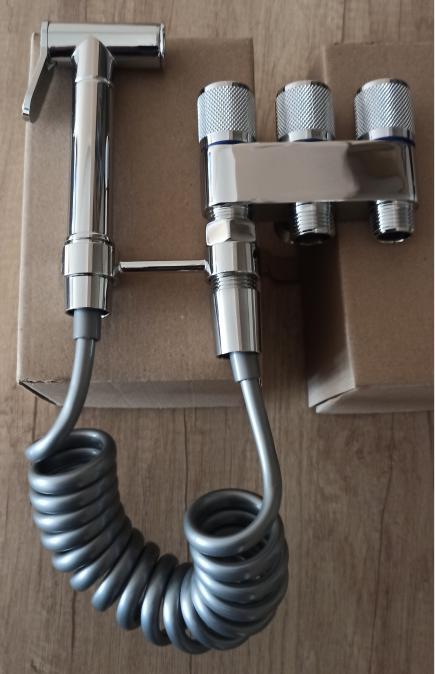 Хигиенен душ за тоалетна биде с троен кран - Хром, Черен и Оръжейно си..