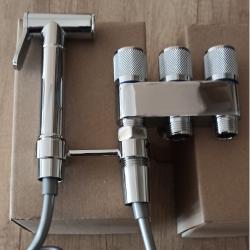 Хигиенен душ за тоалетна биде с троен кран - Хром, Черен и Оръжейно си..