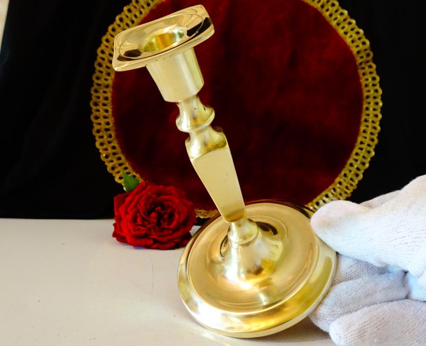 Бронзов свещник 250 гр., Art Deco.