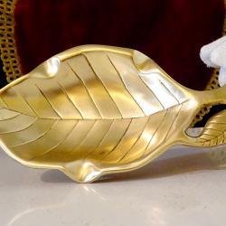 Бронзов пепелник за пури, цигари, листо.