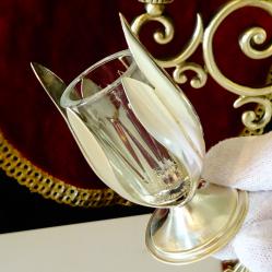 Посребрен свещник месинг и кристал.