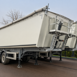 Триосни полуремаркета Schmitz SCB S3d34 - зърновоз гондола