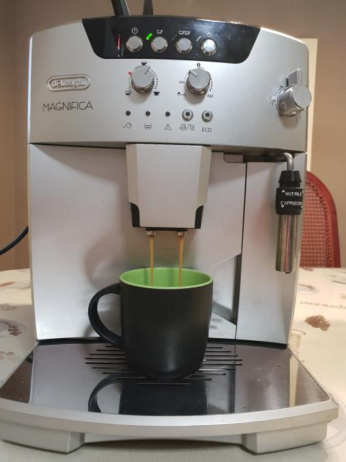 Delonghi Magnifica Black Esam 04. 110 Fully Automatic Espresso Machine