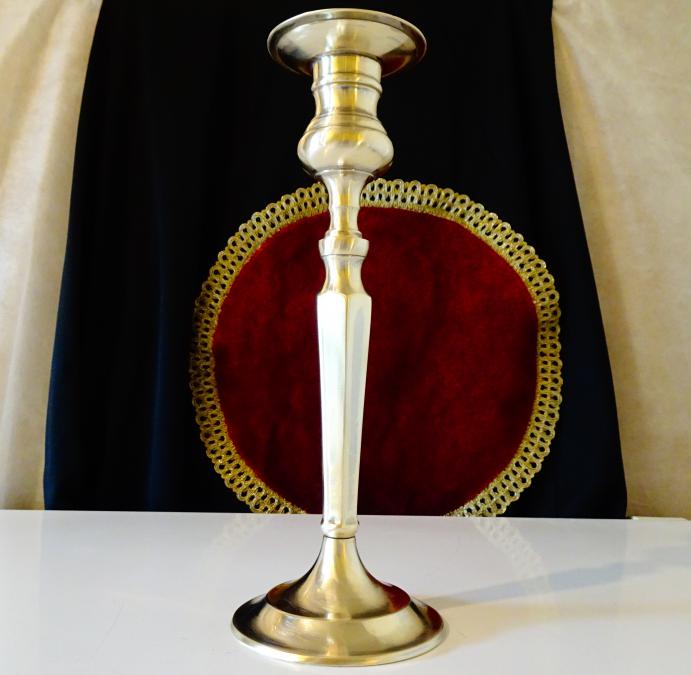 Бронзов свещник 26 см., 500 гр.