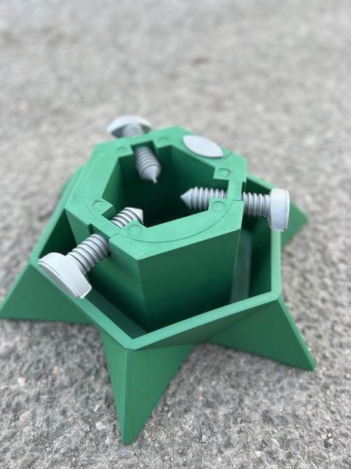 Стойка за коледна елха до 150 см. с воден резервуар ед. бройки