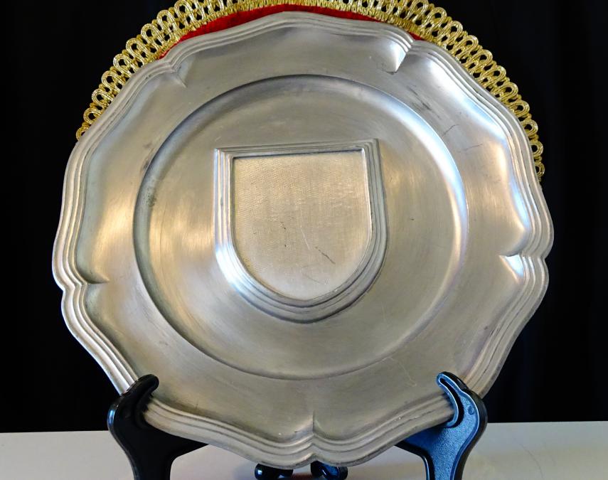 Калаена чиния, пано за гравиране, снимка, калаена сватба.