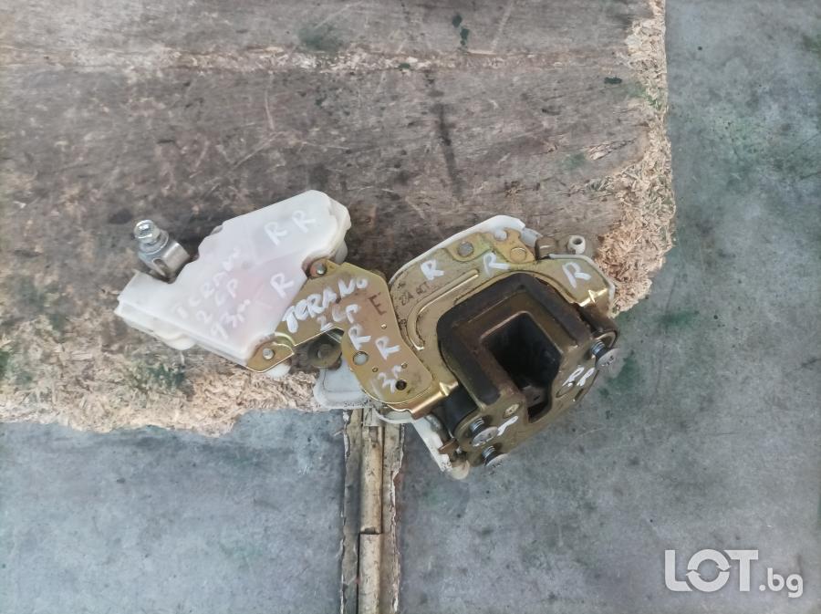 Дясно брава за Нисан Терано къса база. 93 год.