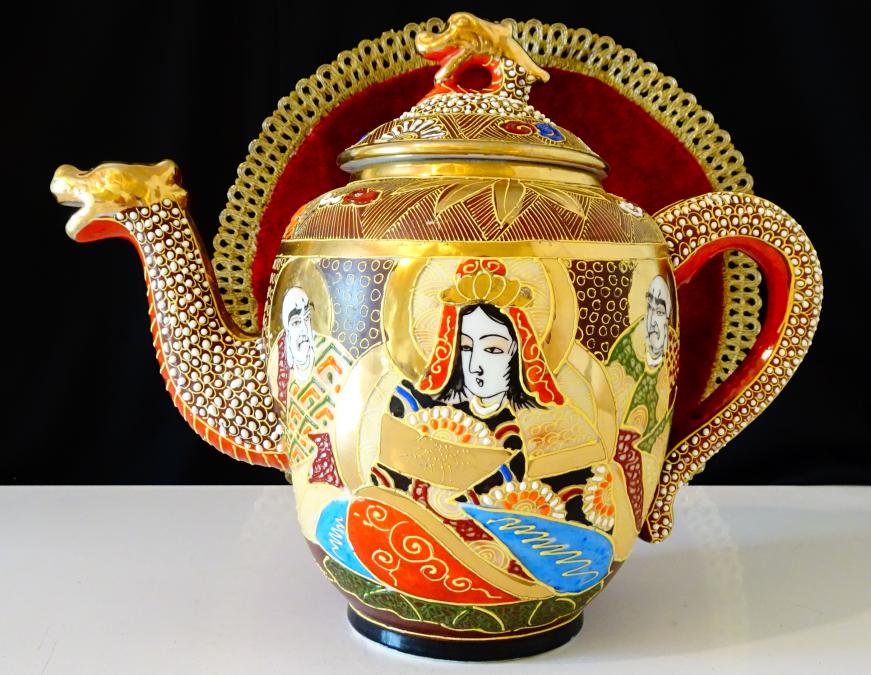 Кана японски порцелан Satsuma, Дракон, злато, 1.5 литра.
