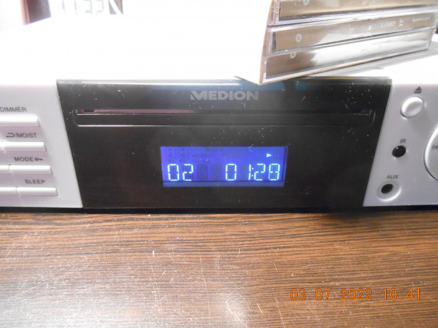 Medion MD 43147 Stereo CD Radio clock alarm-бяло
