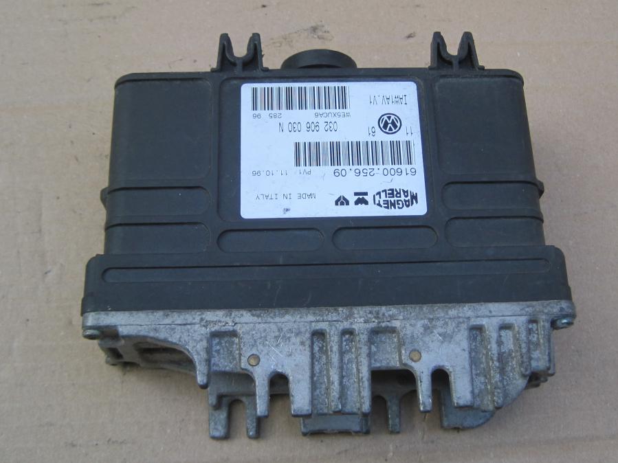 Компютър ECU 032906030n Bosch 6160025609 за VW Golf III 1.6 - Aee,