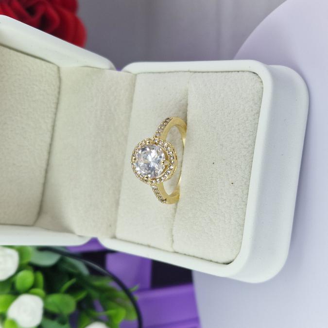 Пръстен верига със камък