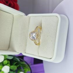 Пръстен верига със камък