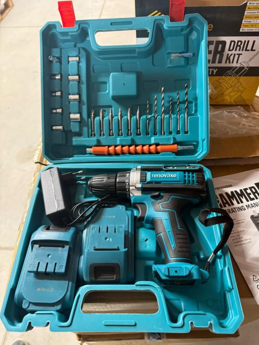 Комплект бормашина с двойна батерия и безчетков мотор за точност и мощ