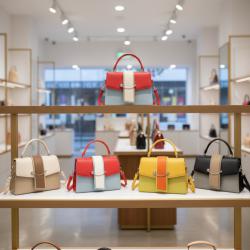 Елегантна дамска чанта в 7 цвята - компактна и стилна за всеки повод