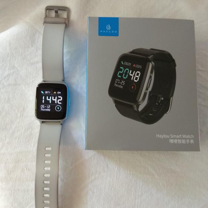 Смарт часовник Xiaomi и чисто нов смарт часовник