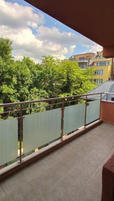 Собственик отдава под наем офис в БЦ Джули  кв. Лозенец, ул. Якубица