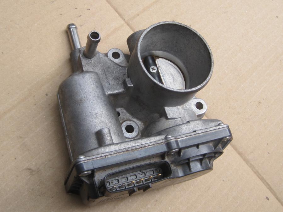 Дроселова клапа за Toyota Yaris, 1.5 Hybrid бензин 22030-47040 2203